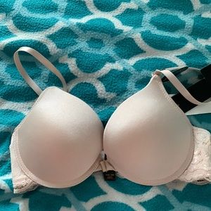Padded push up bra Lacey band front closure new